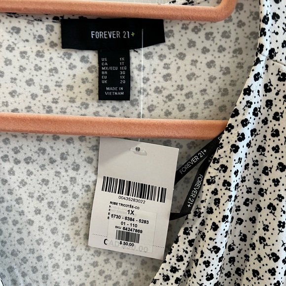 NWT Forever 21 Fit and Flair Dress - 1X - Picture 3 of 3